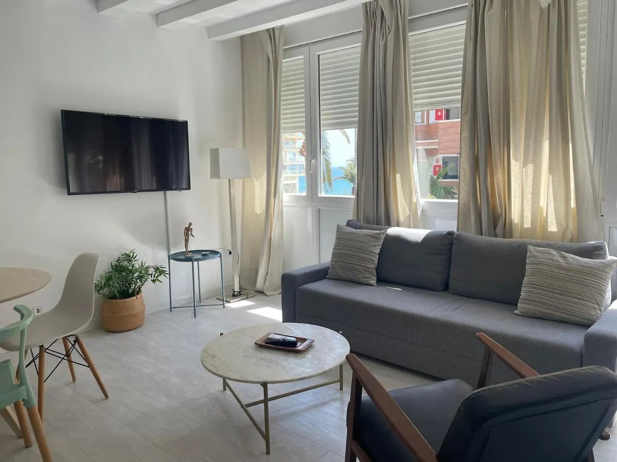 Apartamento De Diseno En La Playa Torremolinos Apartmán